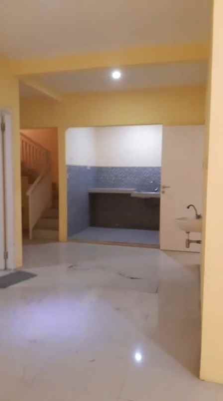 disewakan rumah rungkut asri