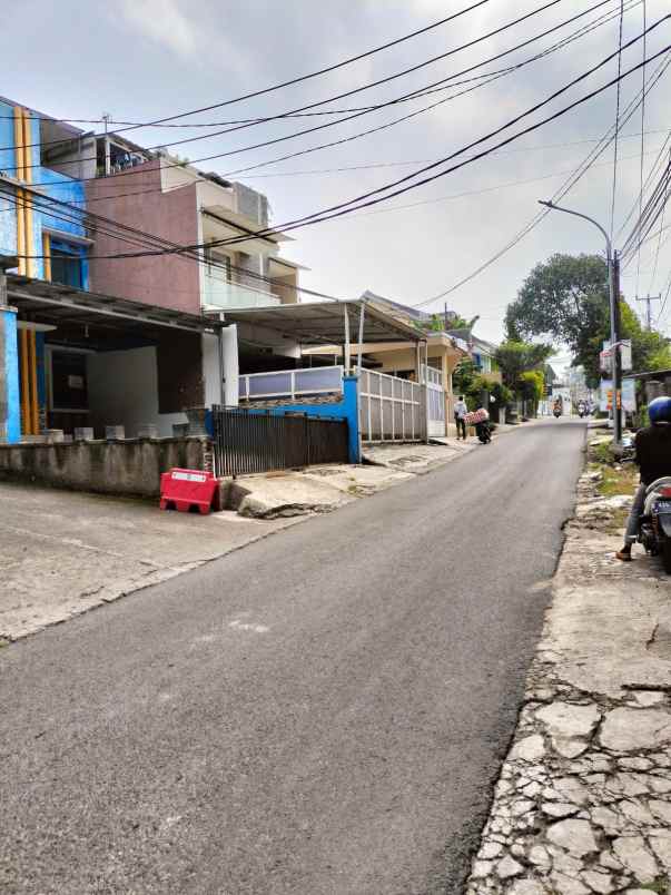 disewakan rumah sariwangi raya