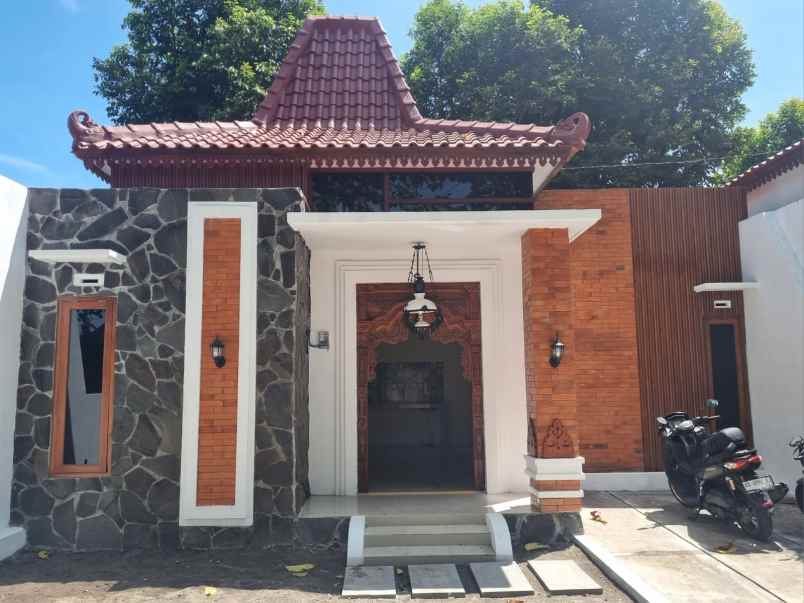 hidup nyaman di rumah mewah dekat candi prambanan