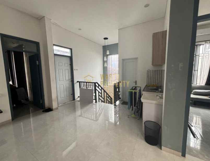 hunian dua lantai premium di jantung mertoyudan