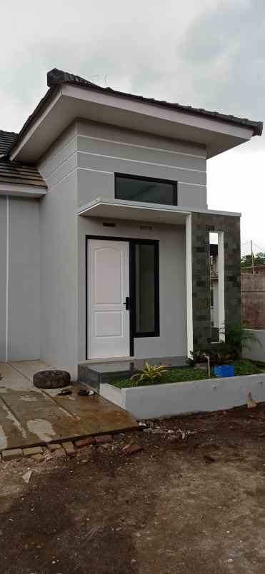 hunian minimalis goldenland residence pakisaji malang