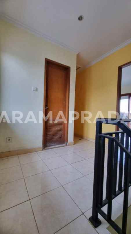 jual rumah 2 lantai 3 kamar tegal harum denpasar barat