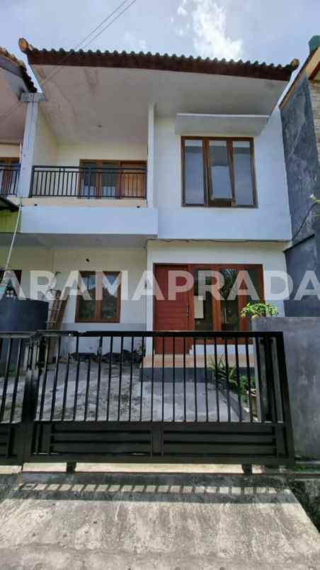 jual rumah 2 lantai 3 kamar tegal harum denpasar barat