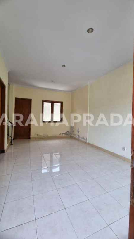 jual rumah 2 lantai 3 kamar tegal harum denpasar barat