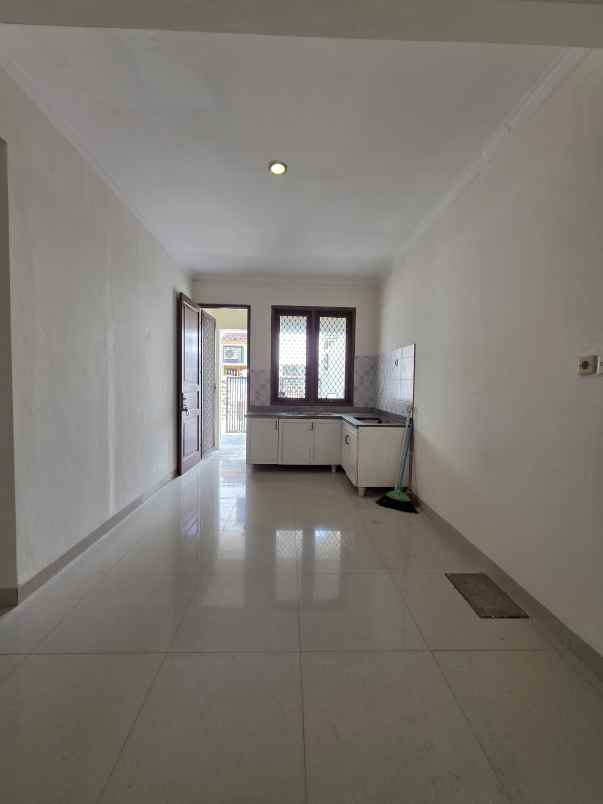 jual rumah baru renovasi di tebet jakarta selatan