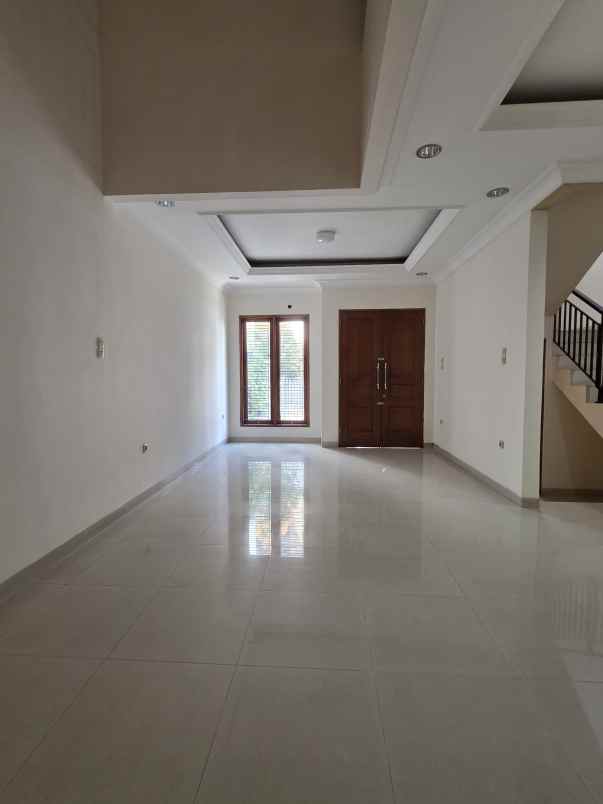 jual rumah baru renovasi di tebet jakarta selatan