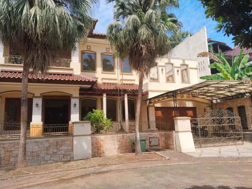 jual rumah mewah di rumah raffles hills cibubur