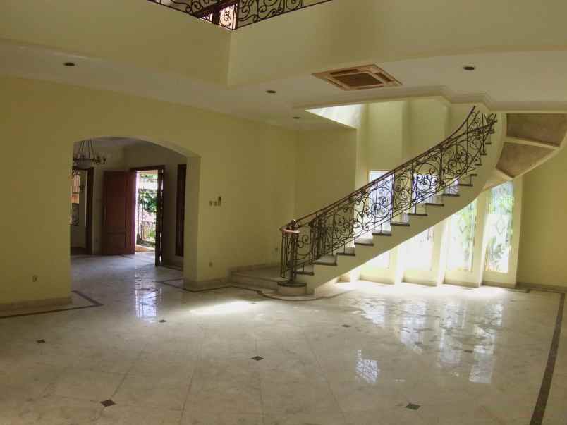 jual rumah mewah di rumah raffles hills cibubur