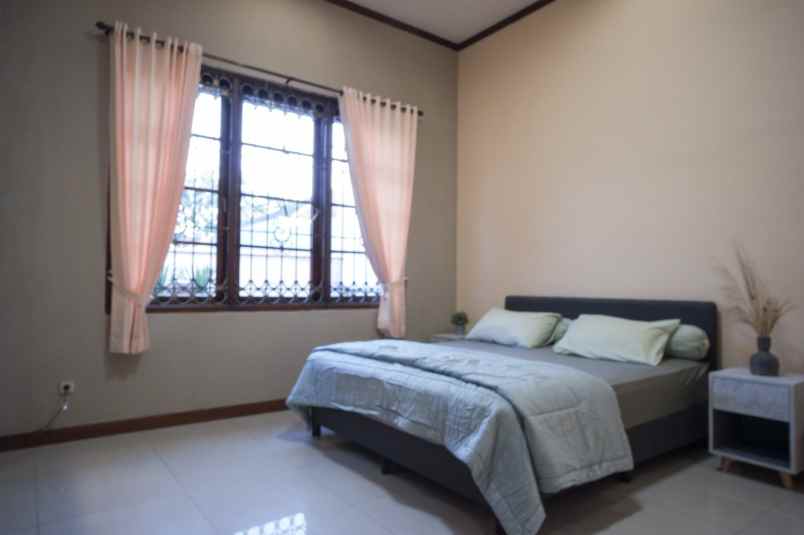 jual rumah mewah shm di margorejo indah kota surabaya