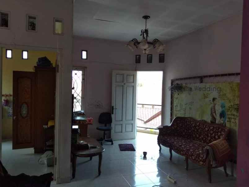 jual rumah strategis hook dalam komplek perumahan