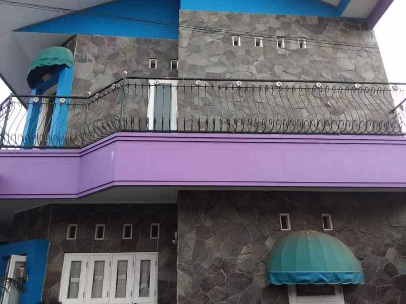 jual rumah strategis hook dalam komplek perumahan