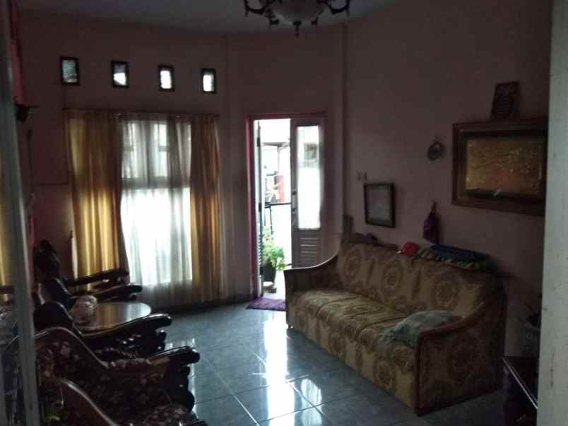 jual rumah strategis hook dalam komplek perumahan