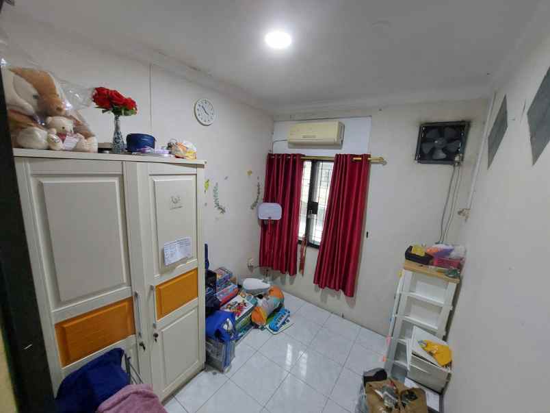 jual rumah taman palem lestari jak bar