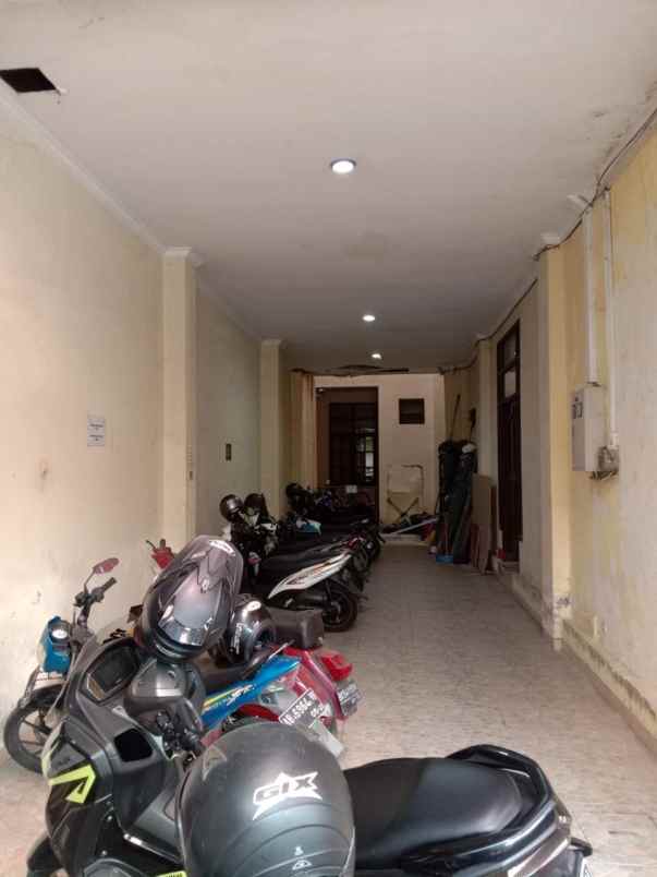 kost exclusive dijual cepat di caturtunggal