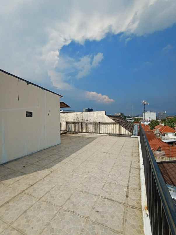 kost exclusive dijual cepat di caturtunggal