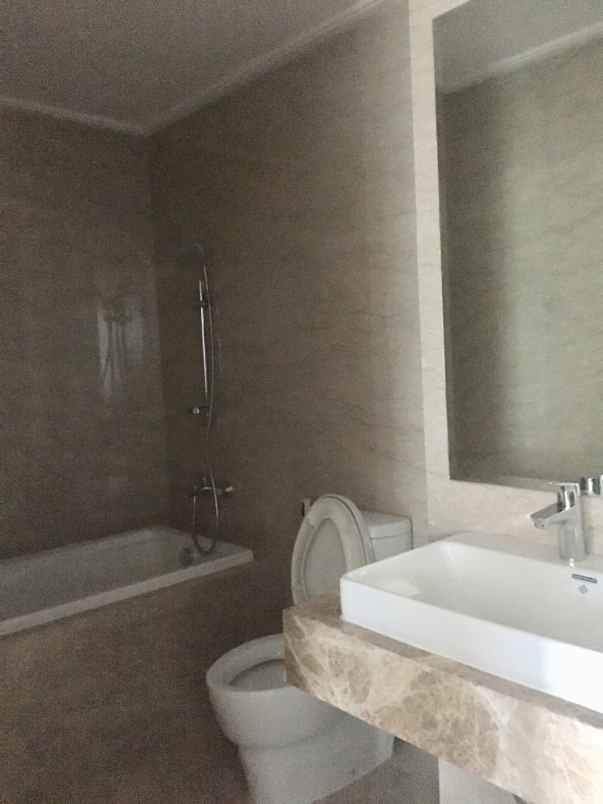 menteng park tower emerald 2br ada private lift