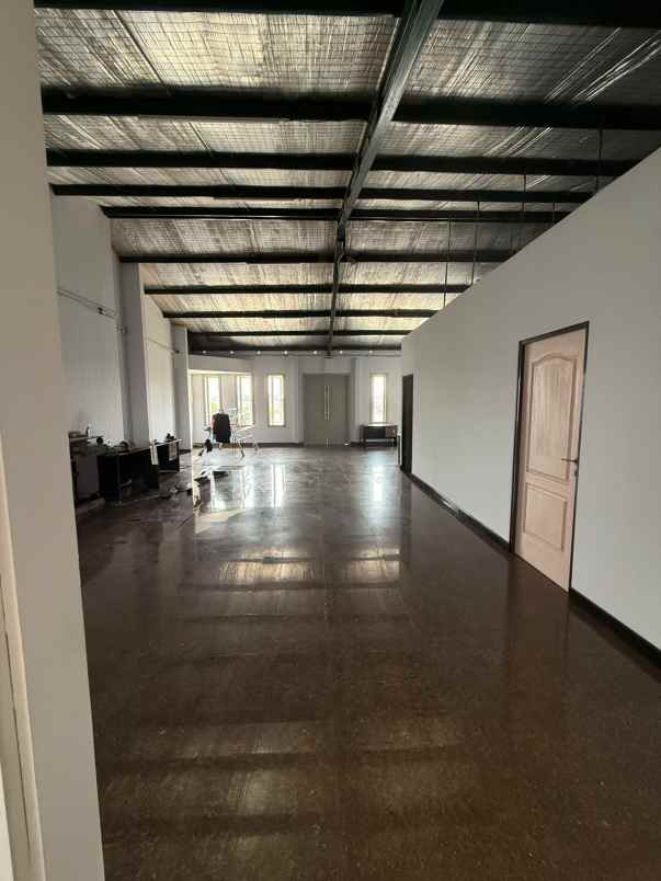 ruko 3 lantai ngagel surabaya row jalan 20 meter