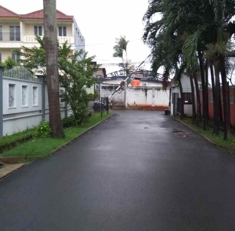 rumah 2 lantai dalam cluster pondok kelapa