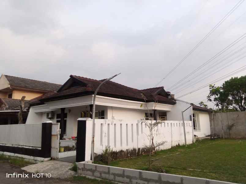 rumah 4 kamar 200 m dekat tol padaleunyi bandung