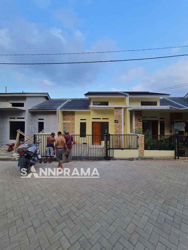 rumah 400 jutaan parung dalam cluster hns