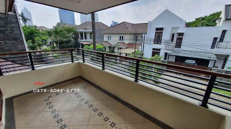 rumah bagus dalam komplek area jl bendi kebayoran lama