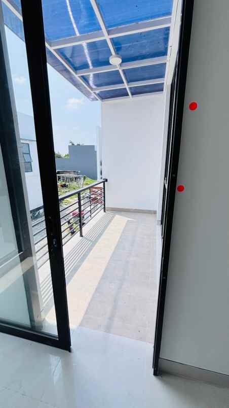 rumah baru 2 lantai di tengah kota jogja