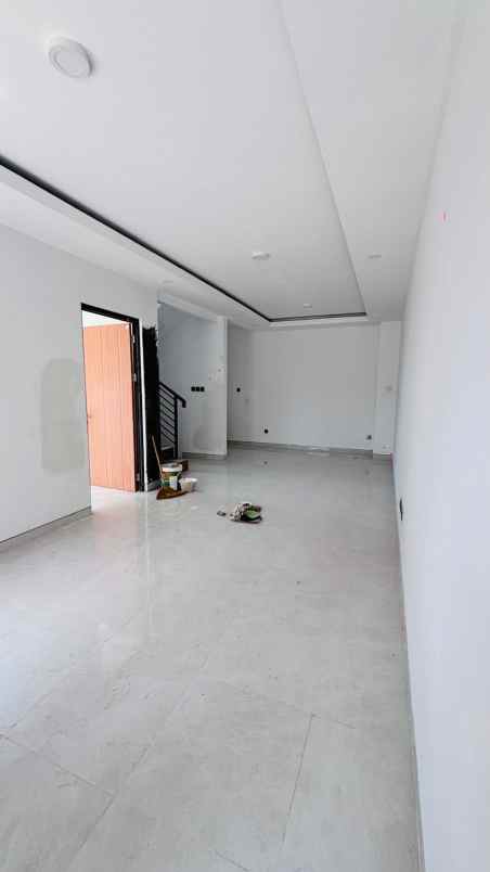 rumah baru 2 lantai di tengah kota jogja