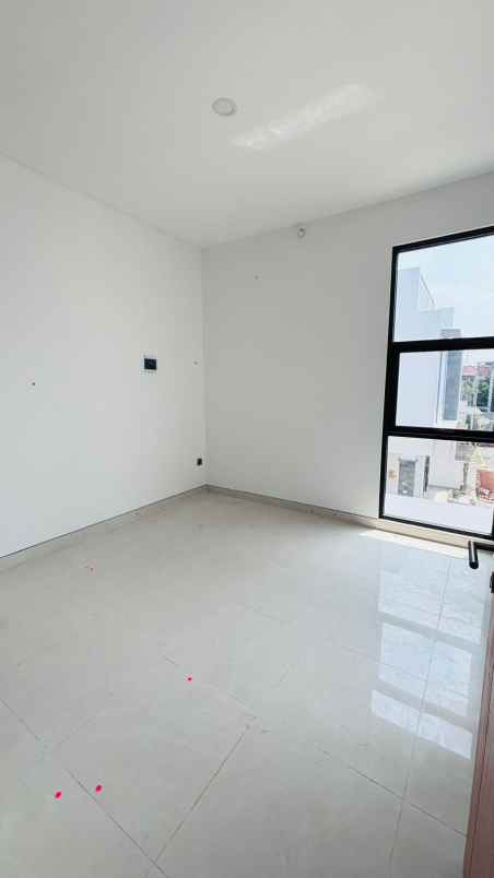 rumah baru 2 lantai di tengah kota jogja
