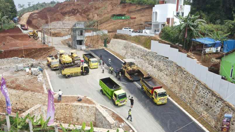 rumah baru 2 lantai santorini yunani di bandung