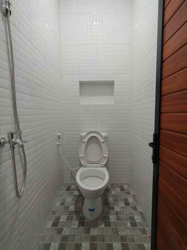 rumah baru 2 lantai siap huni di cibubur