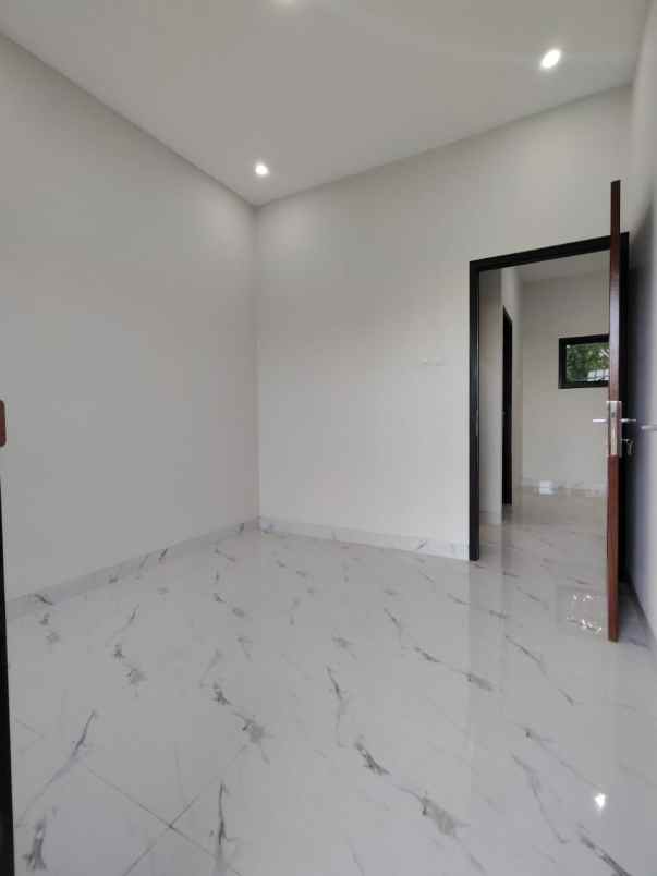 rumah baru 2 lantai siap huni di cibubur