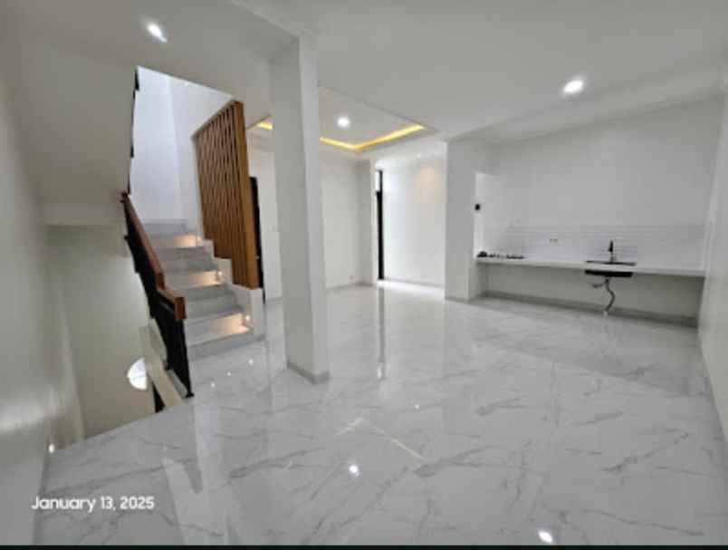 rumah baru american classic di cinere depok