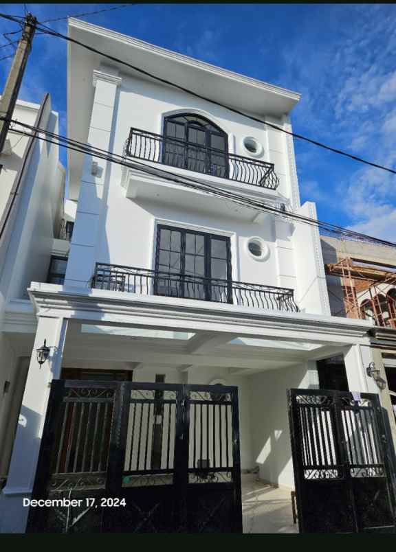 rumah baru american classic di cinere depok