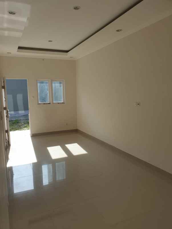 rumah baru dalam cluster di meruya park jakbar