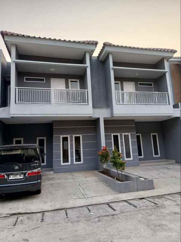 rumah baru dalam cluster di meruya park jakbar