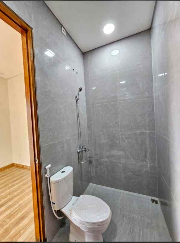 rumah baru desain scandinavian di ciputat