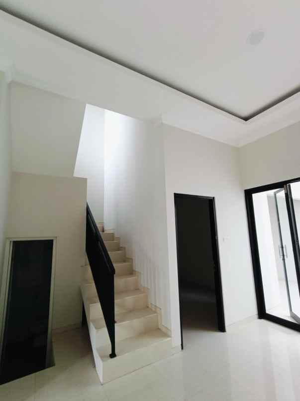 rumah baru modern minimalis lokasi sawojajar 1