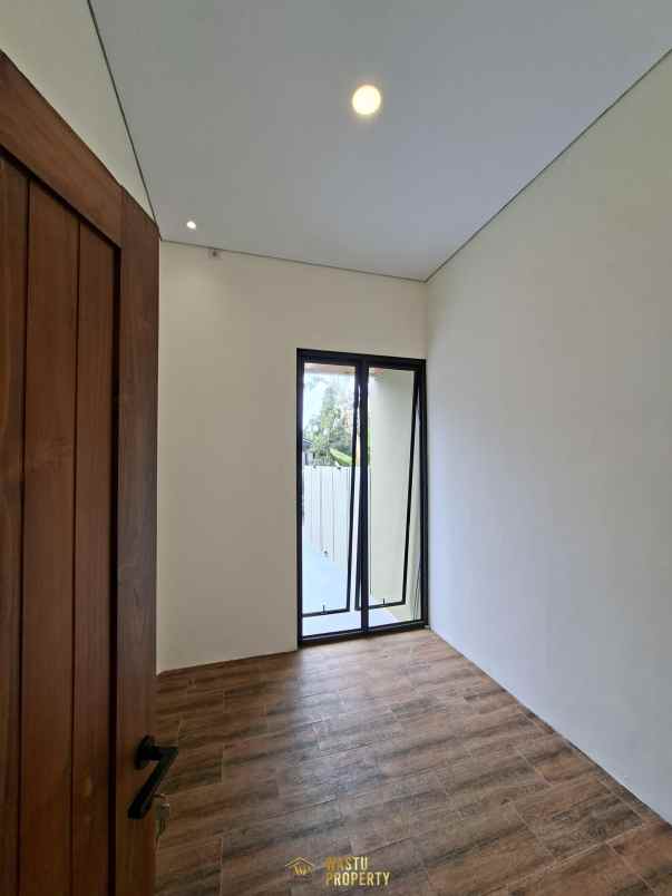 rumah baru siap huni dekat jalan wates km 8 di sleman