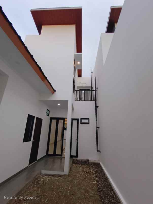 rumah baru siap huni di kembangan meruya jakbar