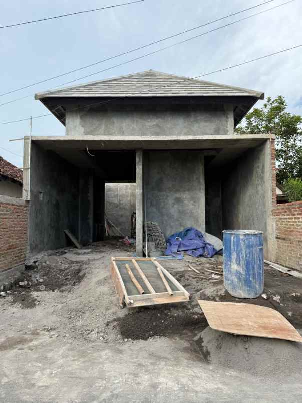rumah baru timur pasar godean sleman