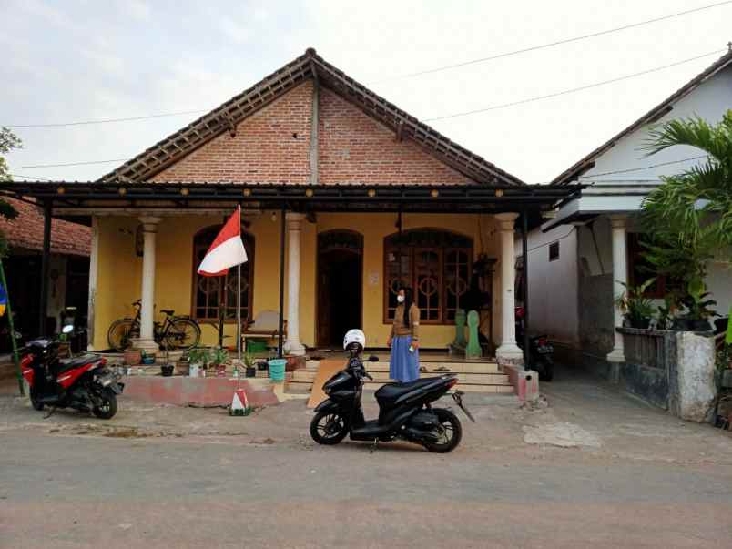 rumah bekas dekat fasilitas umum