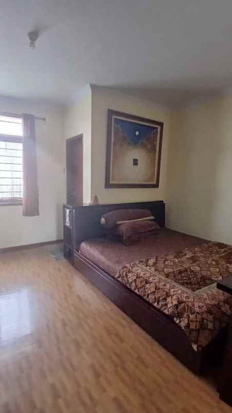 rumah besar jl cigadung tubagus ismail dago bandung