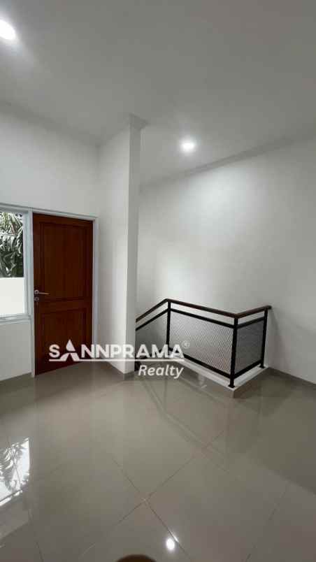 rumah cluster 2 lantai di pamulang tang sel