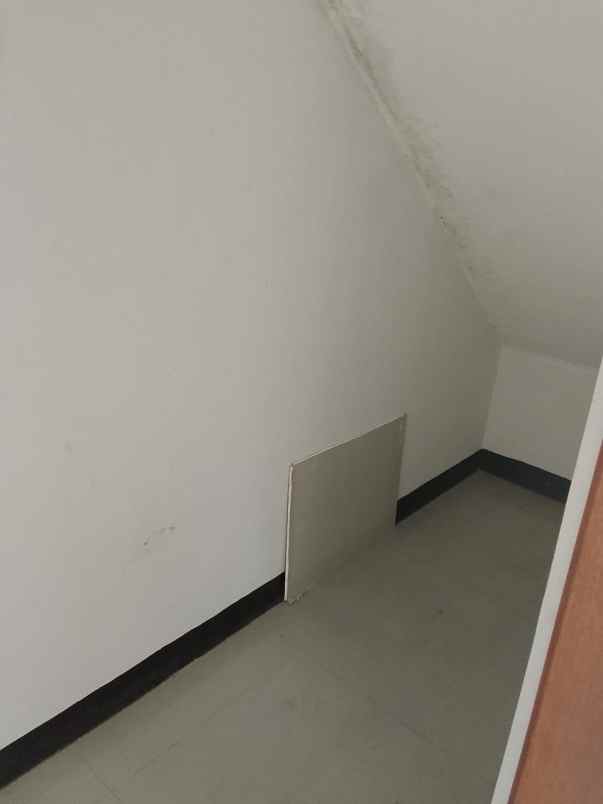 rumah cluster d royale cihanjuang security 24 jam