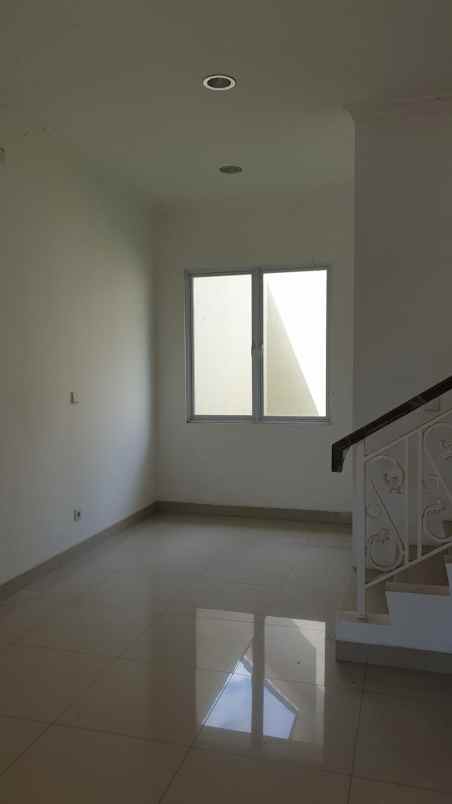 rumah cluster north thames jakarta garden city