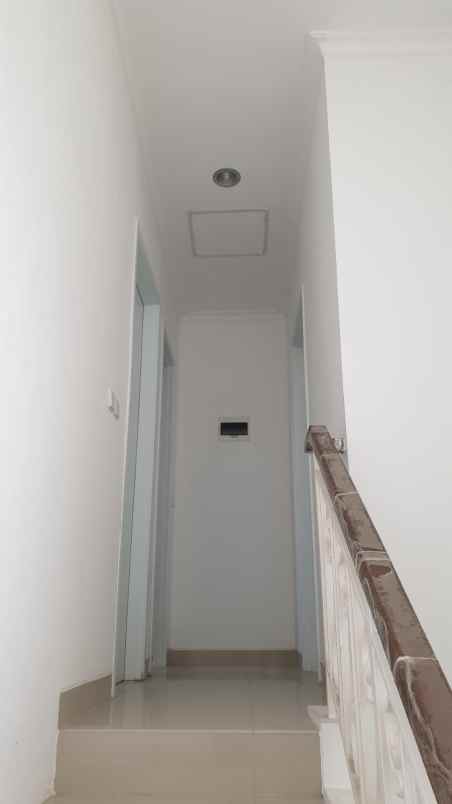 rumah cluster north thames jakarta garden city