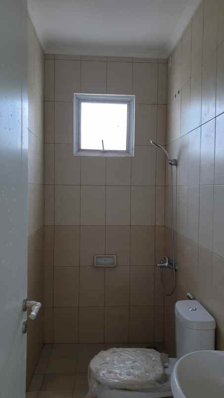 rumah cluster north thames jakarta garden city