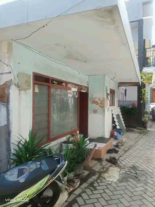 rumah dekat alun alun plaza batu madewo apples