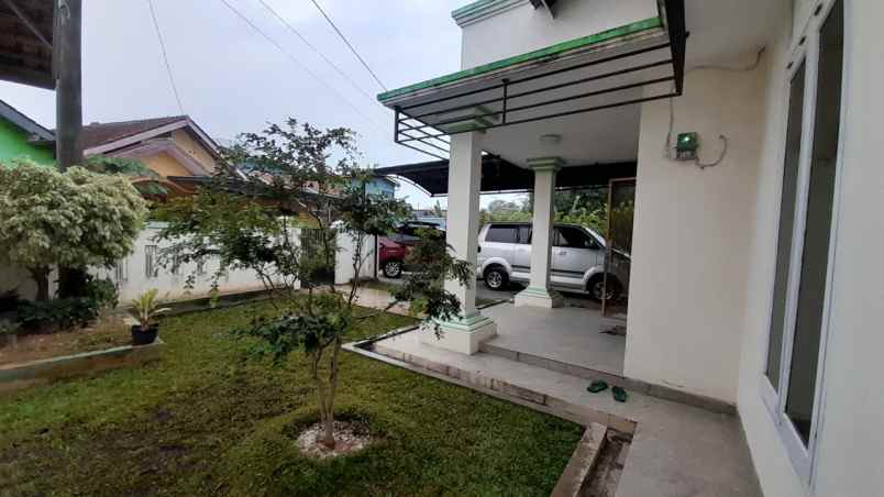 rumah dengan 4 kamar tidur di lempasing dijual nego