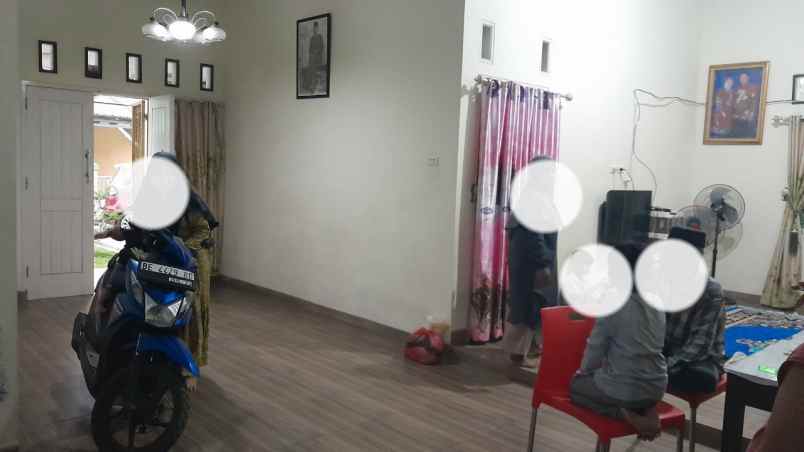 rumah dengan 4 kamar tidur di lempasing dijual nego